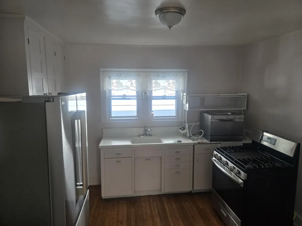 917 Forestdale Road Royal Oak City, MI 48067