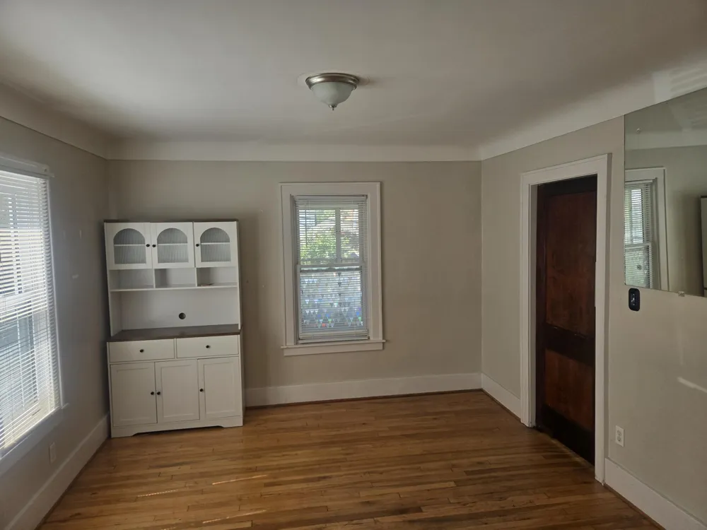 917 Forestdale Road Royal Oak City, MI 48067