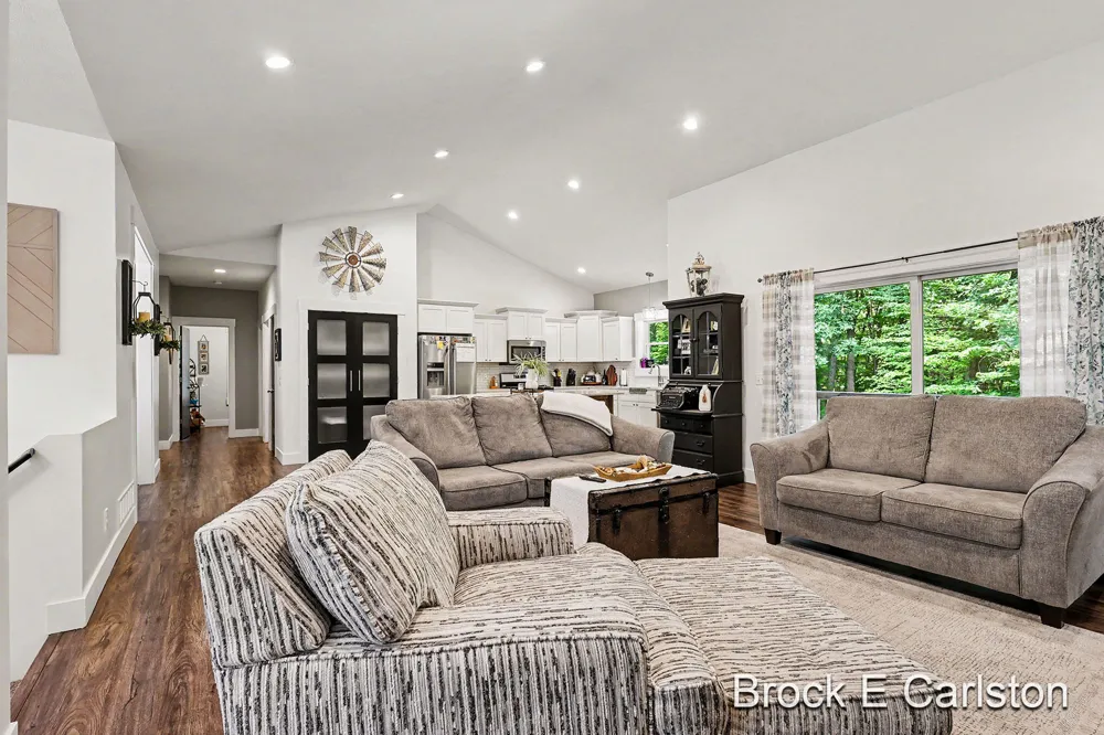 1294 Tall Tree Lane Laketon Township, MI 49445