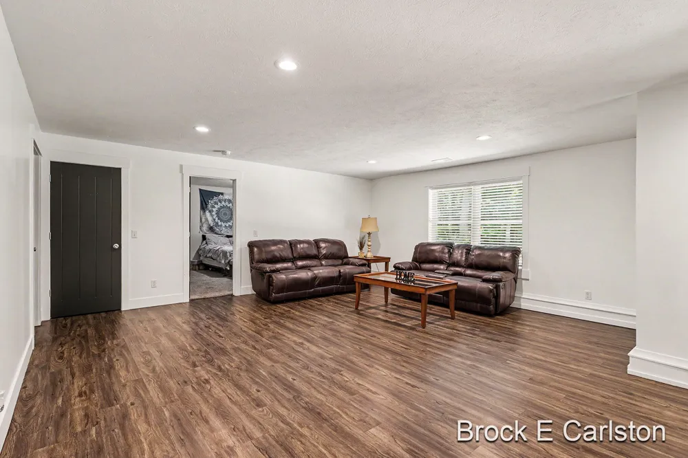1294 Tall Tree Lane Laketon Township, MI 49445