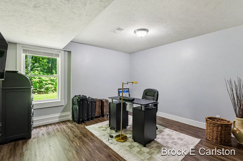 1294 Tall Tree Lane Laketon Township, MI 49445