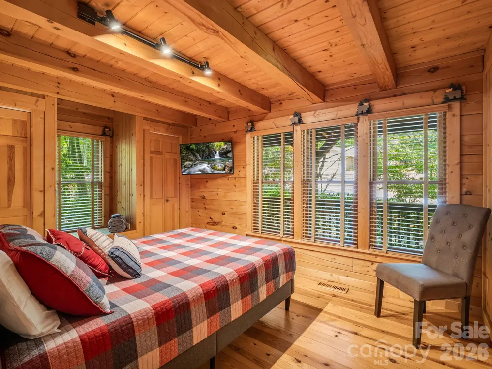 136 Dalton Court Lake Lure, NC 28746