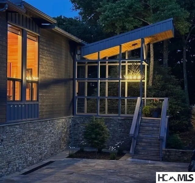 87 Tiger Paw Lane Sapphire, NC 28774