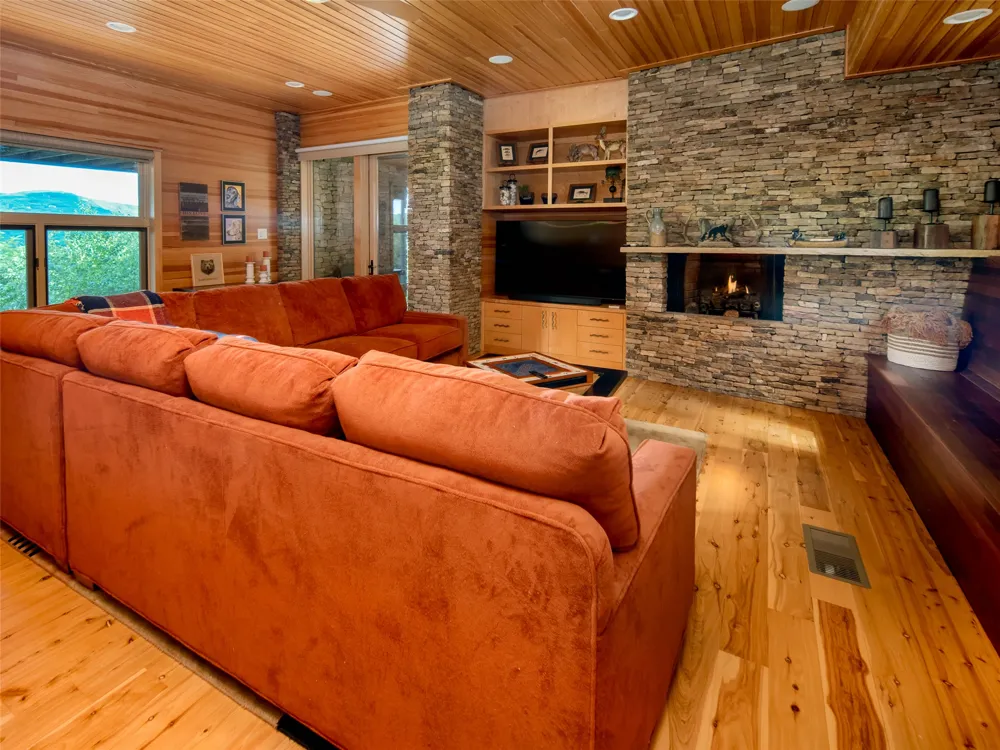 87 Tiger Paw Lane Sapphire, NC 28774