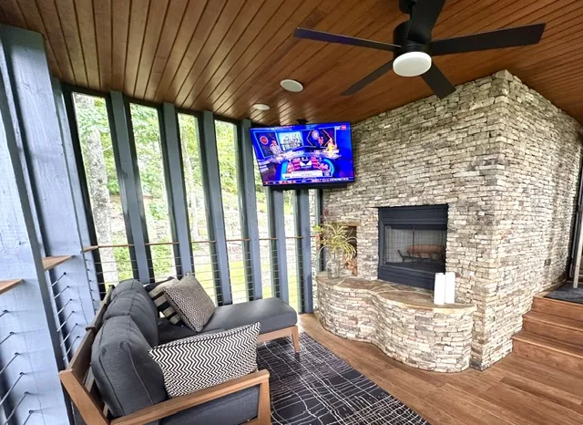 87 Tiger Paw Lane Sapphire, NC 28774