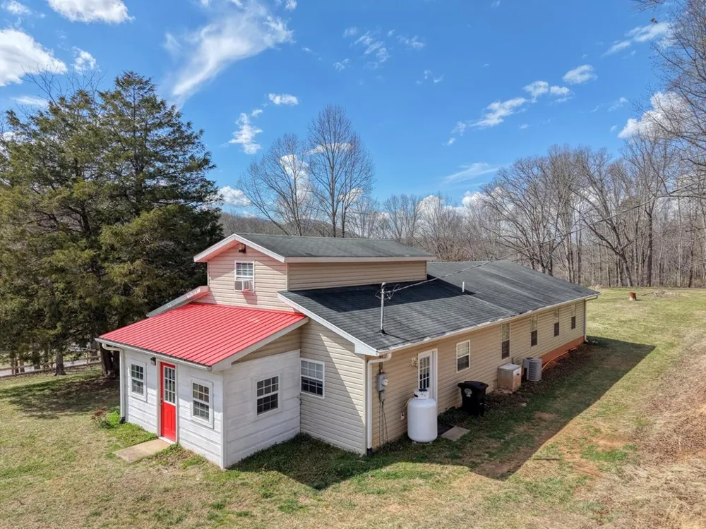 794 State Hwy 66 Young Harris, GA 30582
