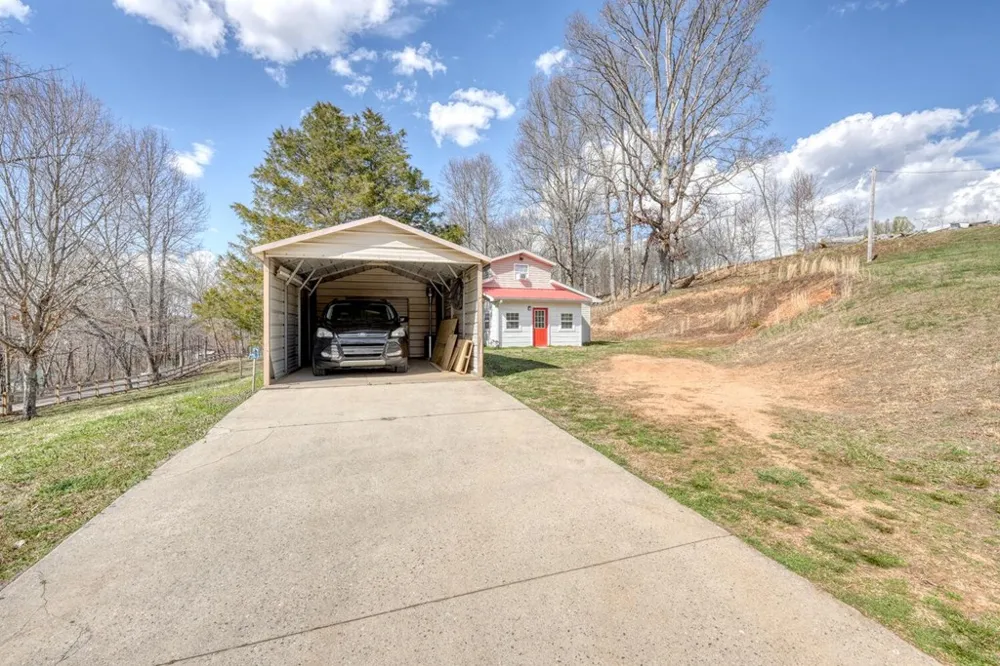 794 State Hwy 66 Young Harris, GA 30582