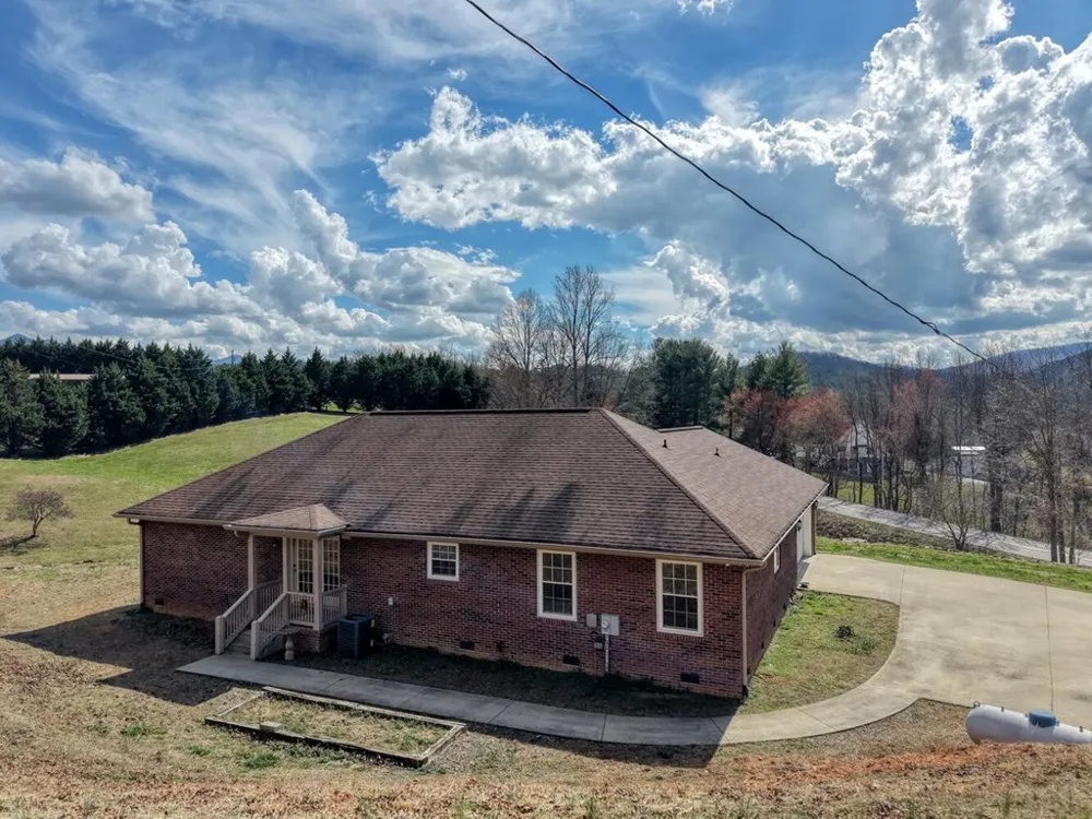 794 State Hwy 66 Young Harris, GA 30582