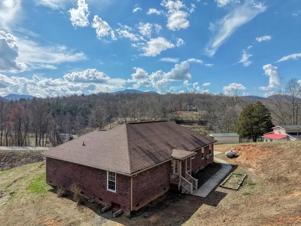 794 State Hwy 66 Young Harris, GA 30582