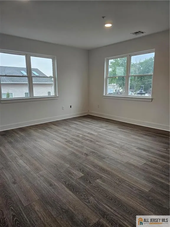 1025 Raritan Road #201 Clark, NJ 07066