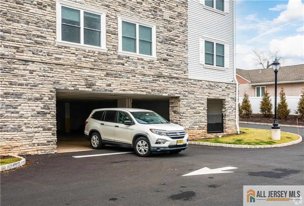 1025 Raritan Road #201 Clark, NJ 07066
