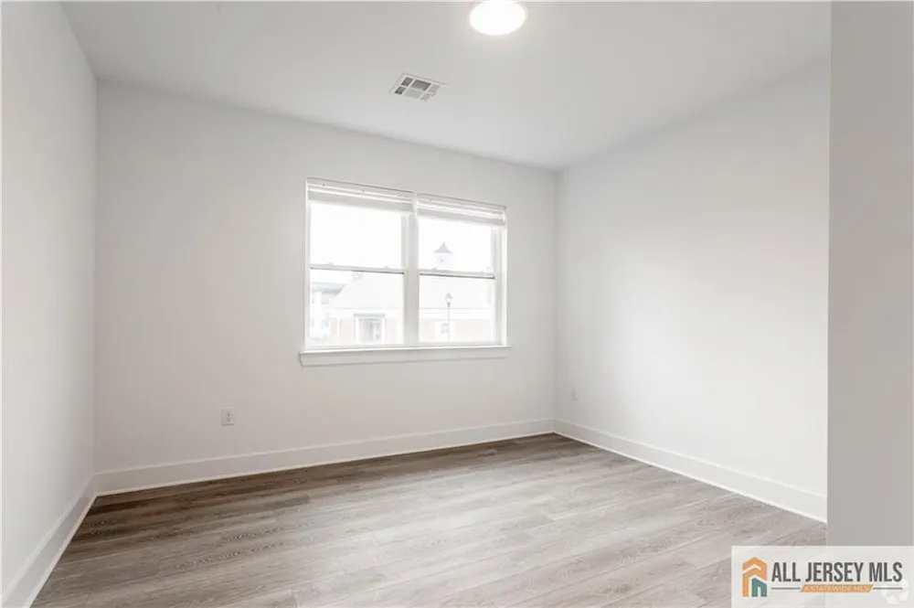 1025 Raritan Road #201 Clark, NJ 07066