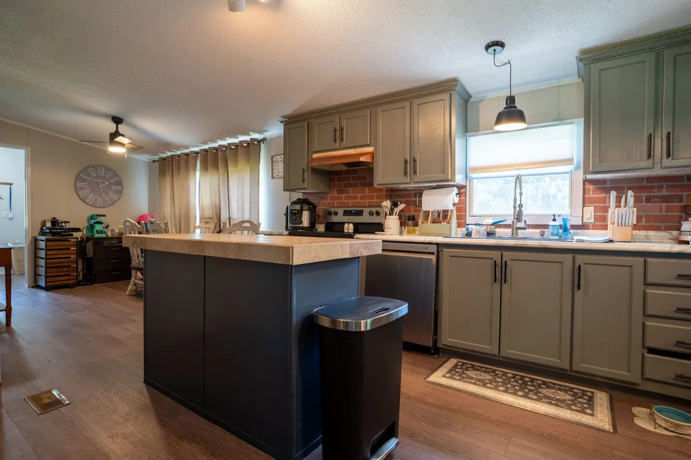 454 County Road 131 Bryant, AL 35958