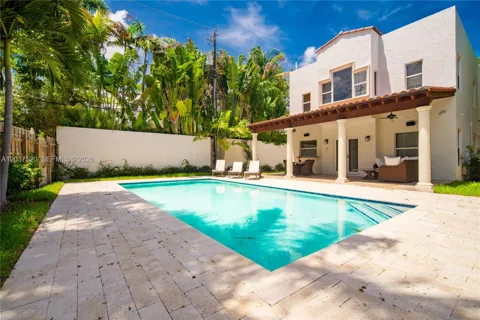 3514 Crystal Ct