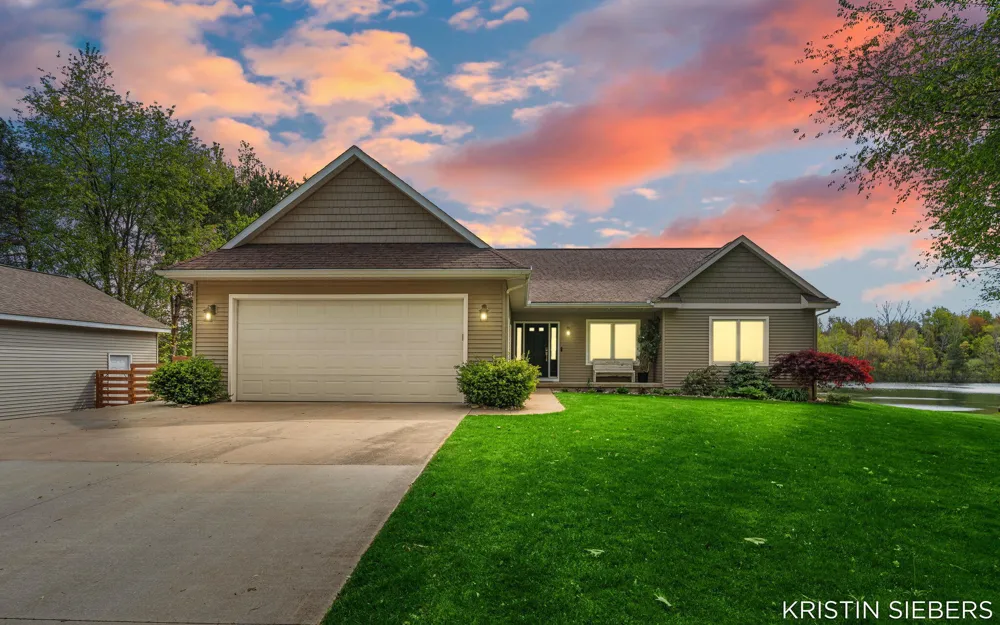 9760 Jade Drive Allendale, MI 49401