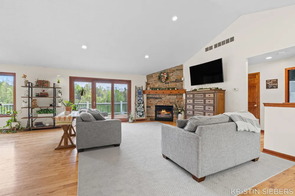 9760 Jade Drive Allendale, MI 49401