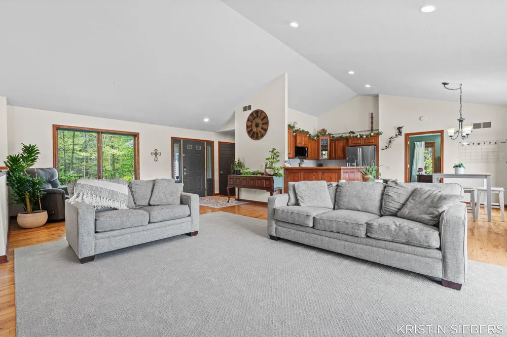 9760 Jade Drive Allendale, MI 49401