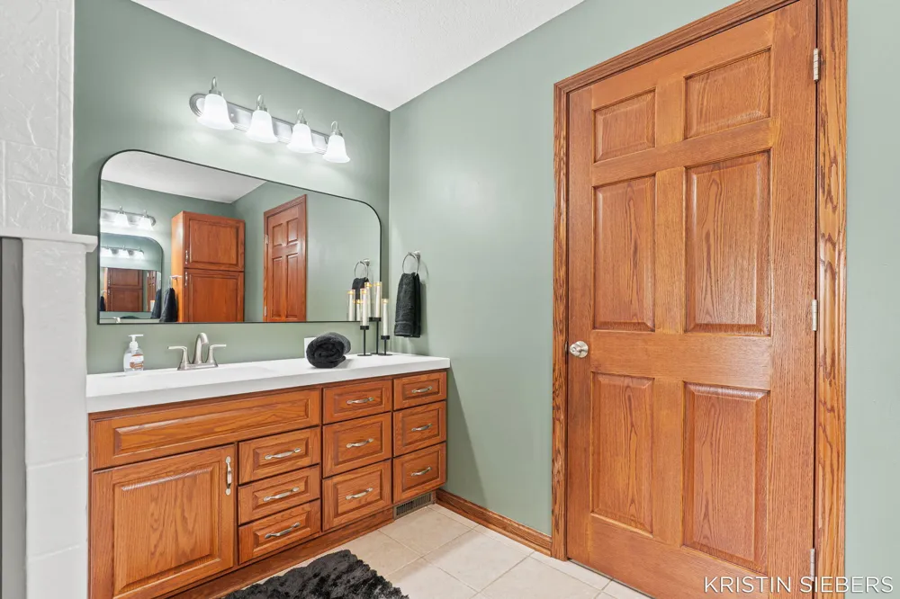 9760 Jade Drive Allendale, MI 49401