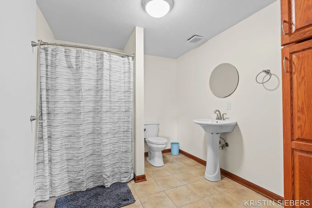9760 Jade Drive Allendale, MI 49401