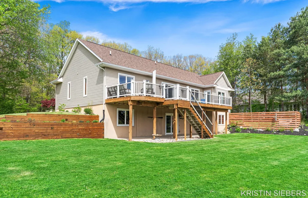 9760 Jade Drive Allendale, MI 49401