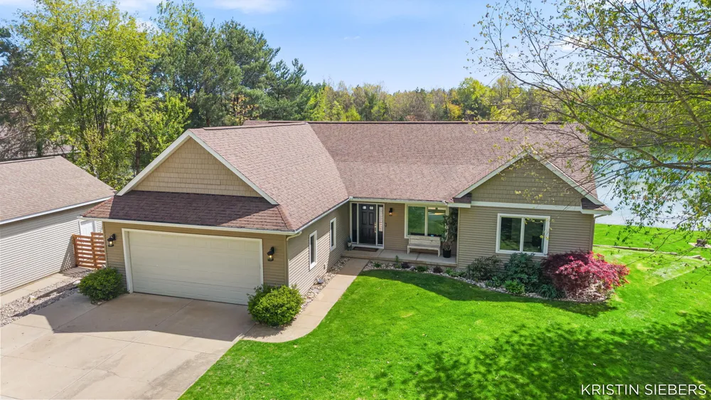 9760 Jade Drive Allendale, MI 49401