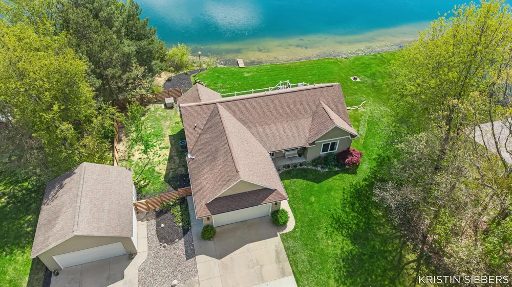 9760 Jade Drive Allendale, MI 49401