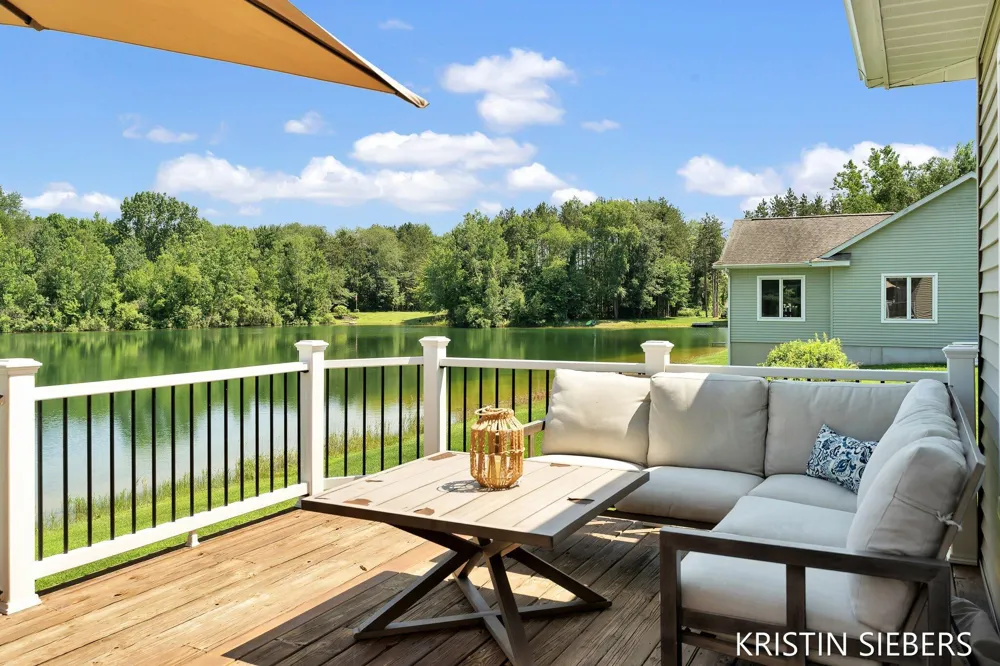 9760 Jade Drive Allendale, MI 49401
