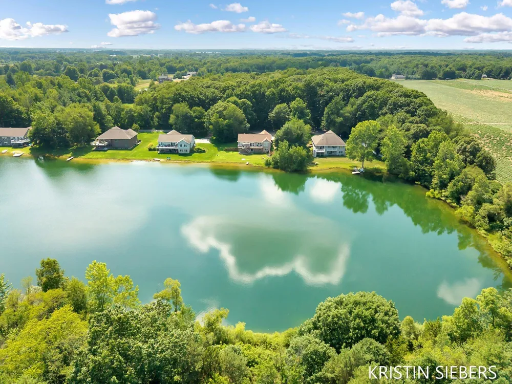 9760 Jade Drive Allendale, MI 49401