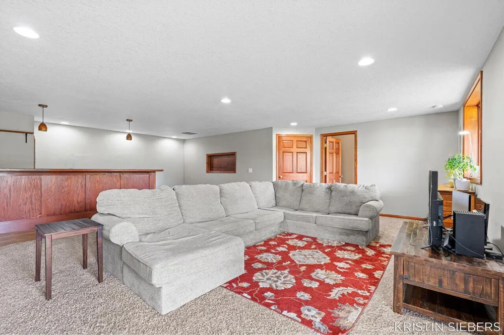 9760 Jade Drive Allendale, MI 49401