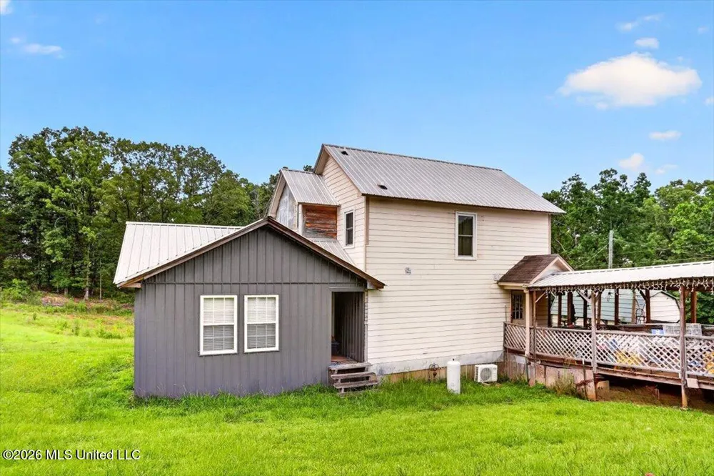 4668 Central Academy Road Sardis, MS 38666