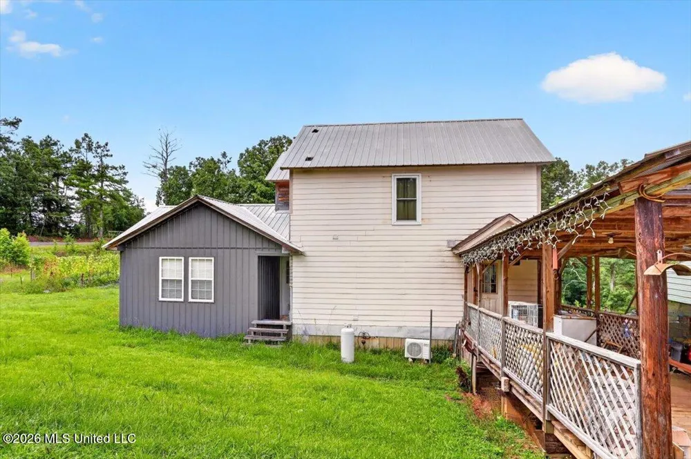 4668 Central Academy Road Sardis, MS 38666