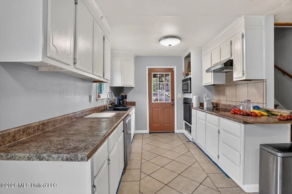 4668 Central Academy Road Sardis, MS 38666