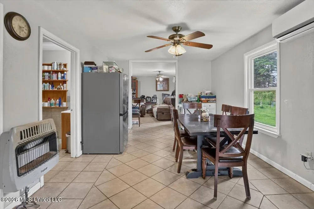 4668 Central Academy Road Sardis, MS 38666