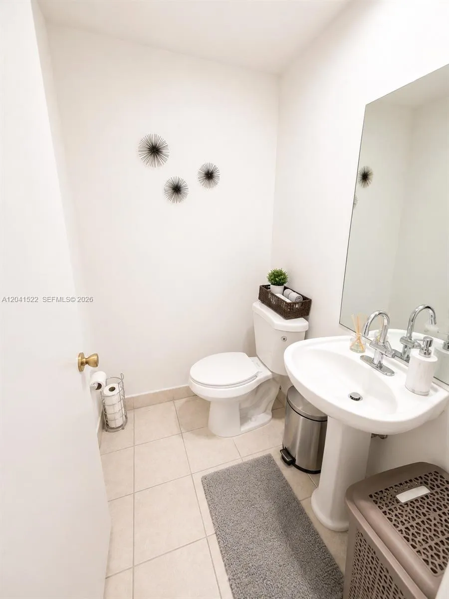 18602 SW 100th Ave #18602 Cutler Bay, FL 33157