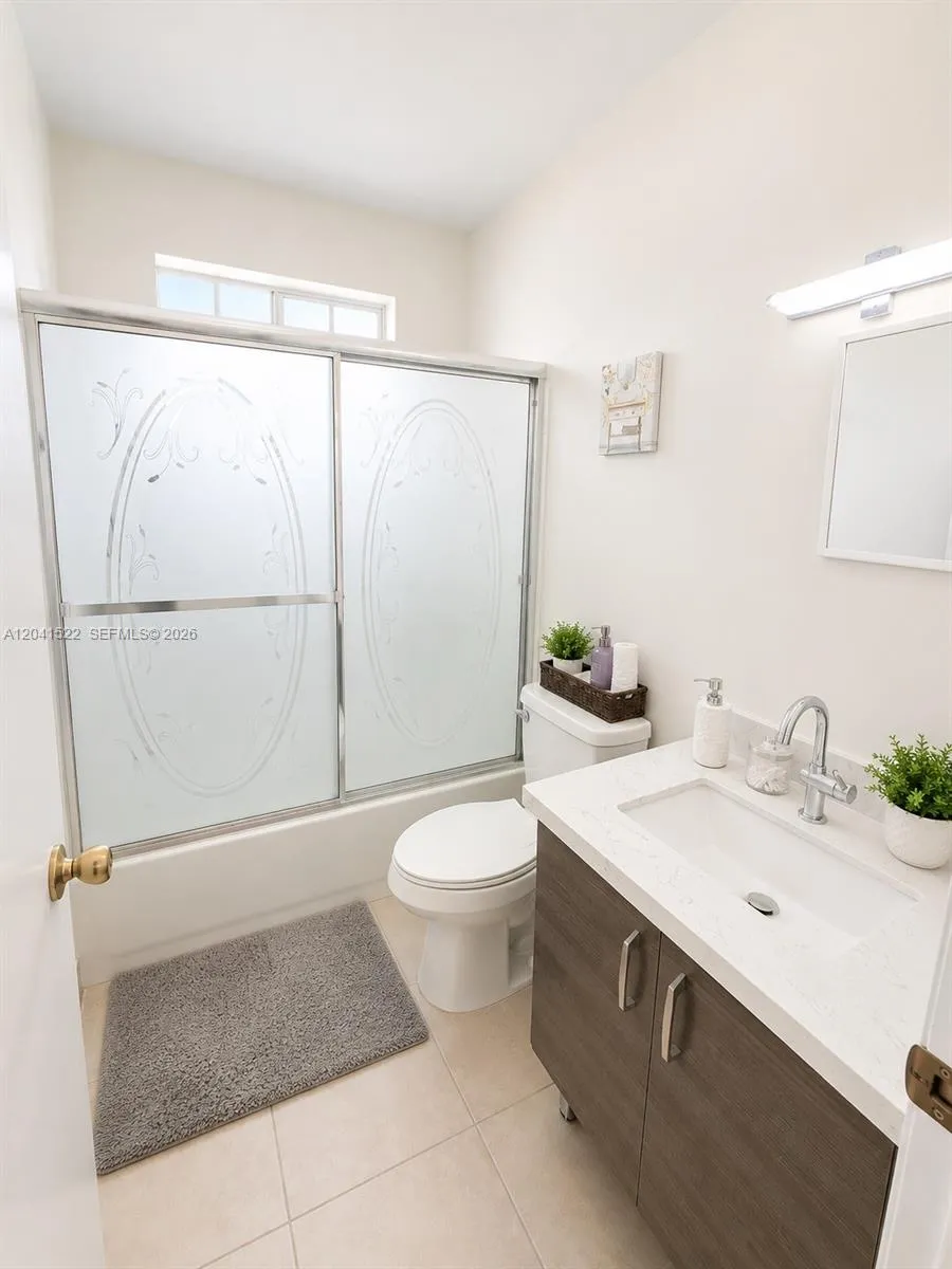 18602 SW 100th Ave #18602 Cutler Bay, FL 33157