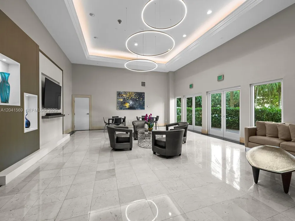 2645 S Bayshore Dr #304 Miami, FL 33133