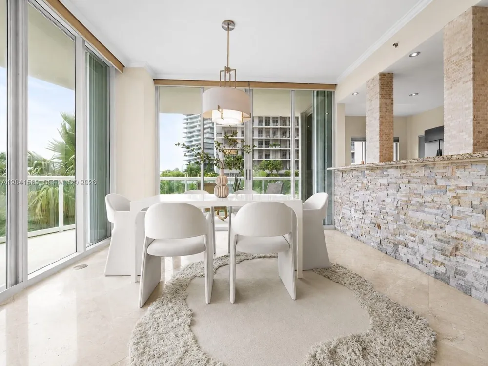 2645 S Bayshore Dr #304 Miami, FL 33133