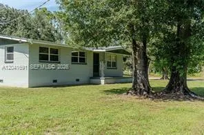 1270 Nobles Rd La Belle, FL 33935