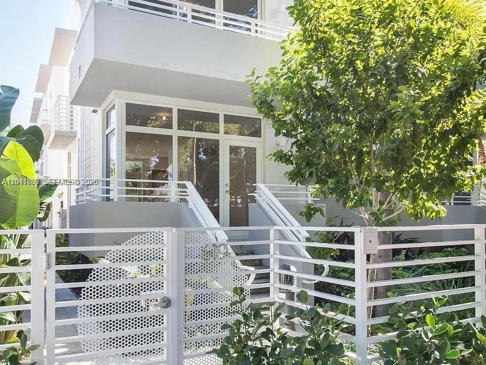 619 Meridian Ave #4 Miami Beach, FL 33139