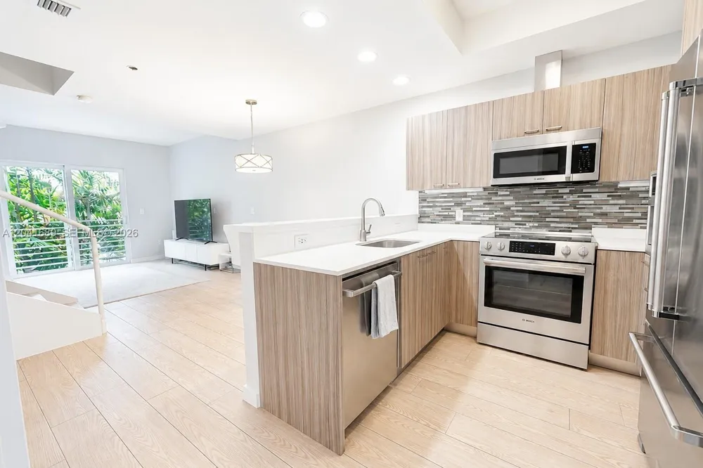 619 Meridian Ave #4 Miami Beach, FL 33139