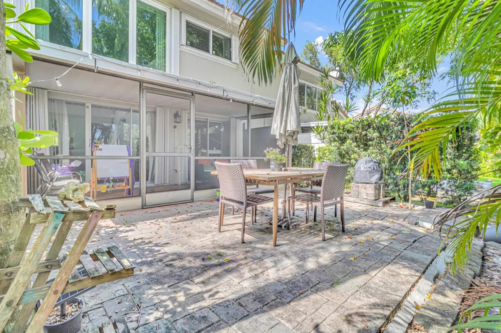 7610 Pinewalk Drive S #128 Margate, FL 33063