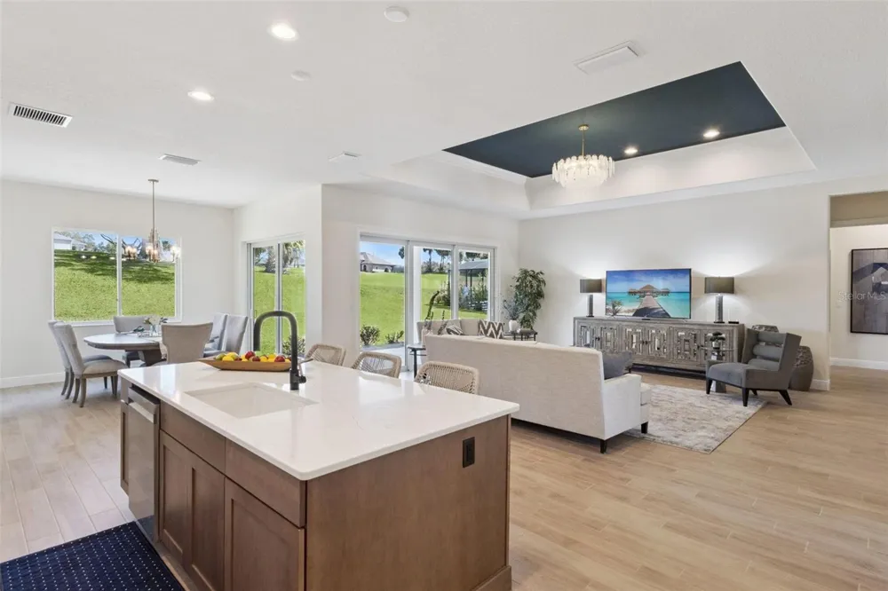 4044 PINNACLE PLACE Lady Lake, FL 32159