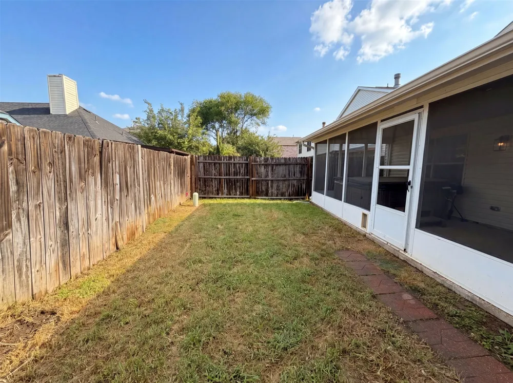 2026 Cardinal Lane Lewisville, TX 75077