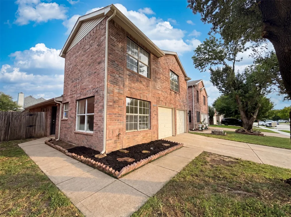 2026 Cardinal Lane Lewisville, TX 75077