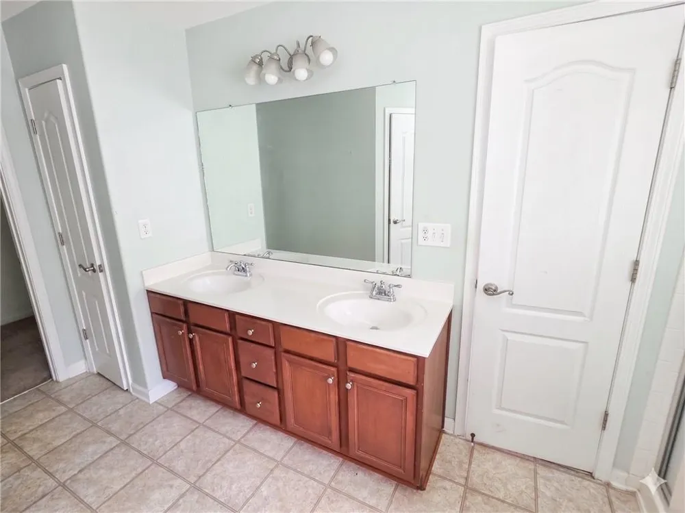 2928 George Busbee #212 Parkway NW Kennesaw, GA 30144