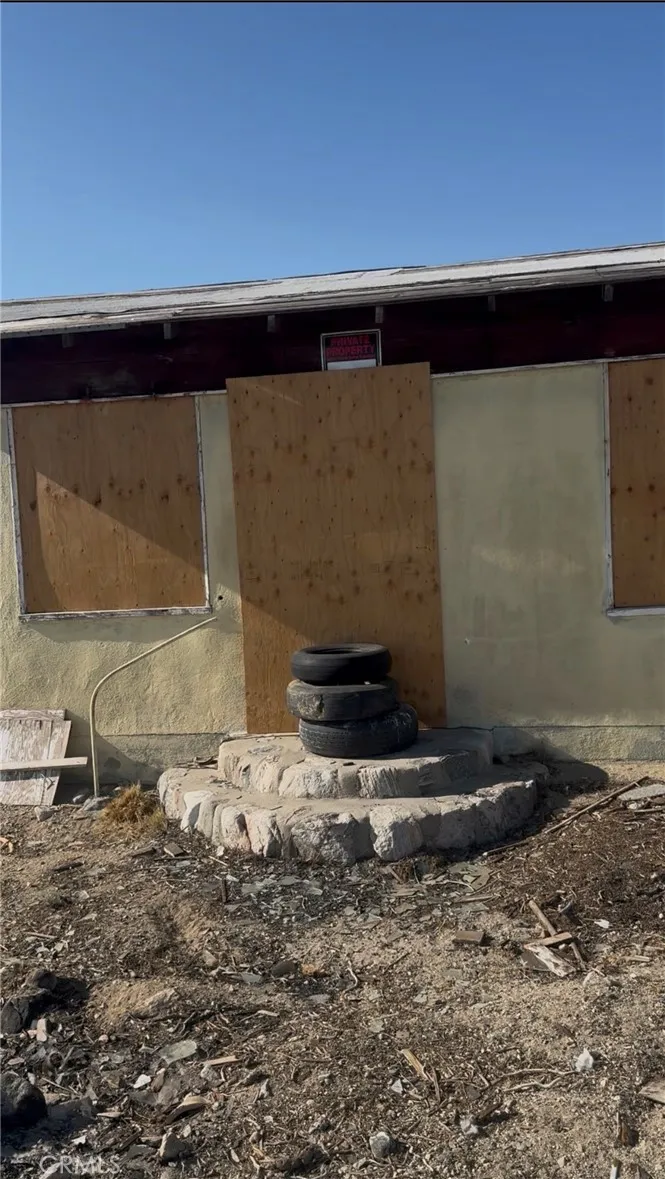 31300 235 St Llano, CA 93544