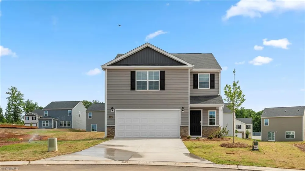 633 Beechwood Circle Thomasville, NC 27360