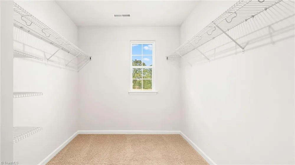 633 Beechwood Circle Thomasville, NC 27360