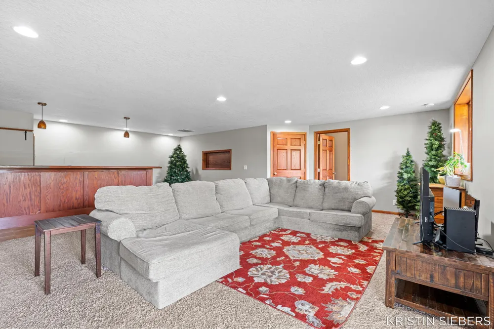 9760 Jade Drive Allendale Charter Township, MI 49401