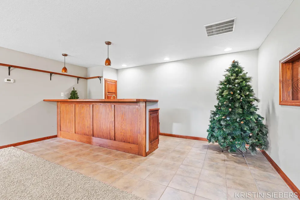 9760 Jade Drive Allendale Charter Township, MI 49401